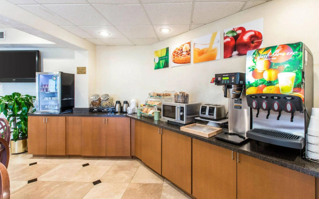 Quality Inn Clinton - Knoxville North