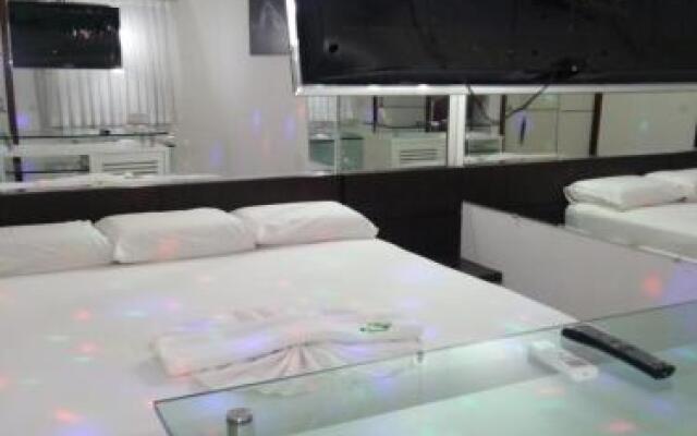 Ele e Ela Motel (Adult Only)