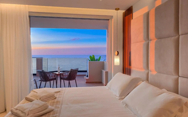 Theo Beach Hotel Apartments