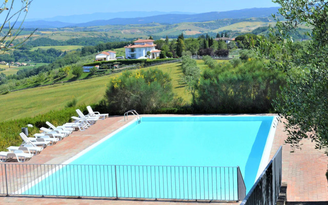 Apartment in Tuscany With Stunning Views