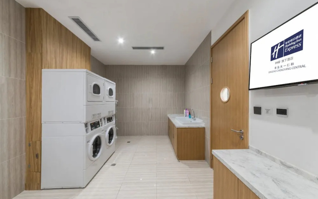 Holiday Inn Express Qingdao Chengyang Central