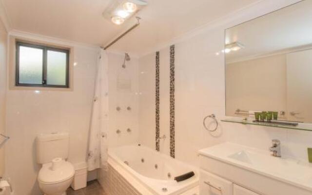 Boronia 7/30 Nettin Circuit