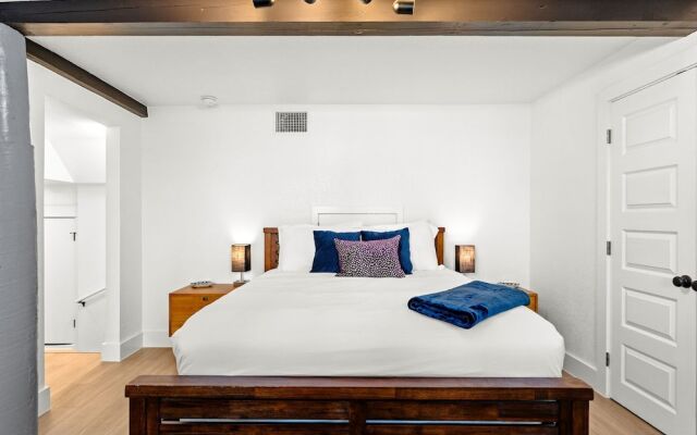 Style & Serenity - Steps Away From South Congress