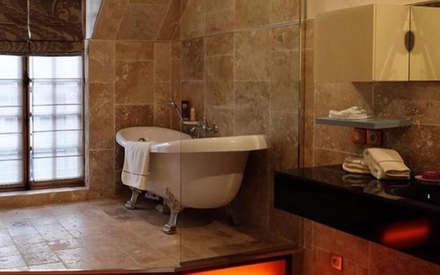 Besharat Gallery & Museum