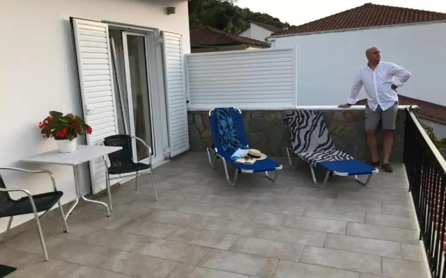 villalithos studio 2