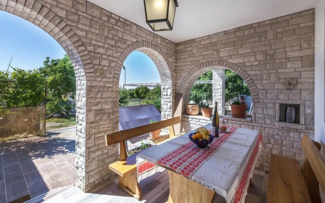Stunning Apartment in Peroj With Wifi and 4 Bedrooms