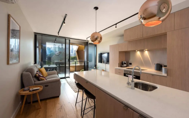 2-bed in South Melbourne w/ Beautiful City Views