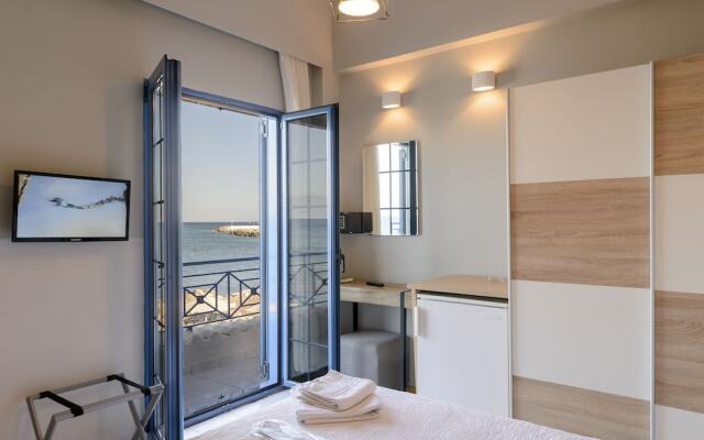 Beachfront Modern Flat-Breakfast Included