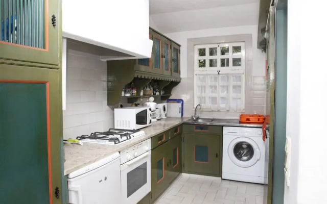 Cozy Golf Villa in Quinta da Marinha