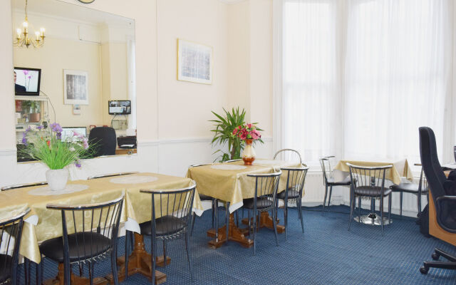 Plaza Hotel Hammersmith