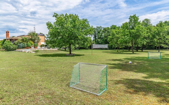 Stunning Home in Valtura With Wifi and 3 Bedrooms