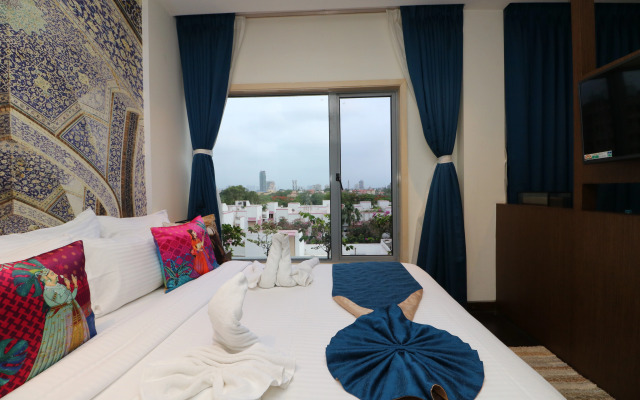 Hotel Gallery 67