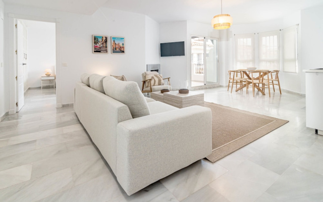 Lnm5.30 - Great Location With Private Roof Terrace