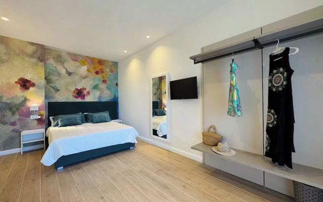 YourHome - Il Pino Rooms & Apartment