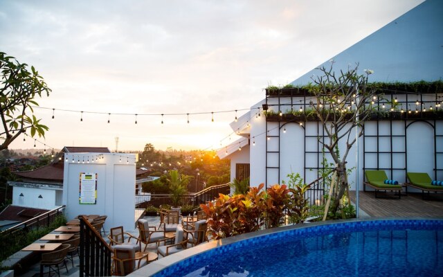RV Hotel Gianyar