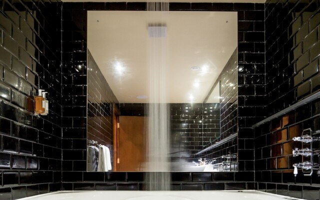 Signature Living at Shankly Hotel
