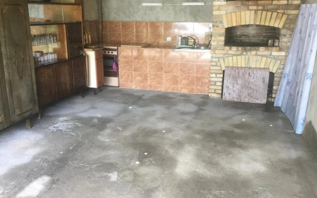 Arpi Guest House Dililjan