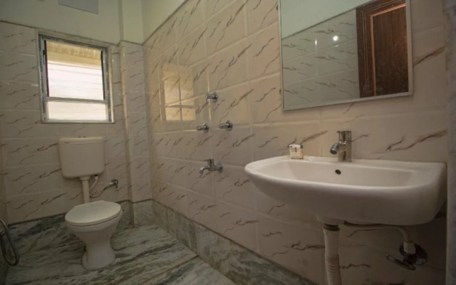 Gompus By OYO Rooms