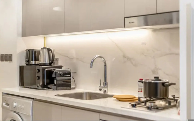 Elegant Studio w Balcony View Near Downtown Dubai