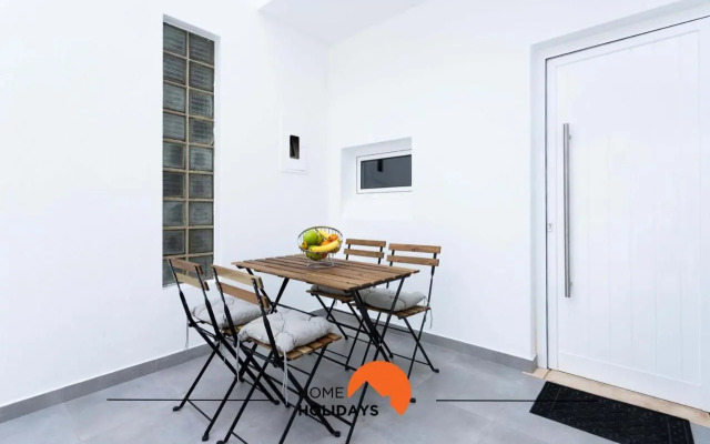 47 Sea View House Near The Old Town