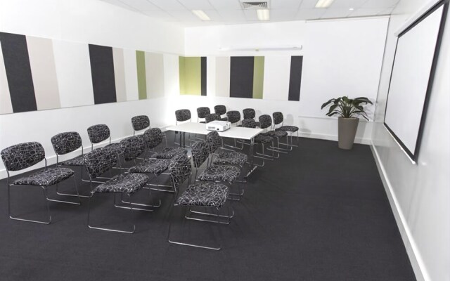 Broadbeach on the Park - We Accommodate