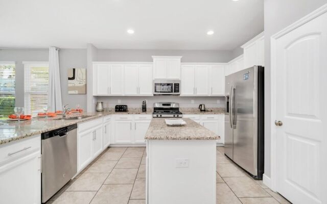 Ultimate 6 Bedroom Villa by Redawning