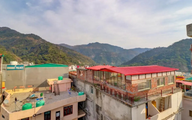 Treebo Trend Hotel Nv