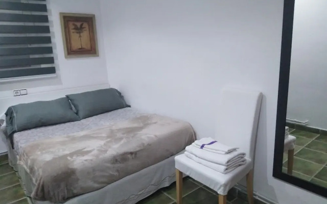 Private Rooms - Fira 2