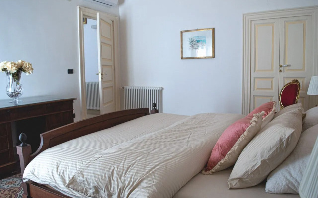 Santa Domenica Guest House