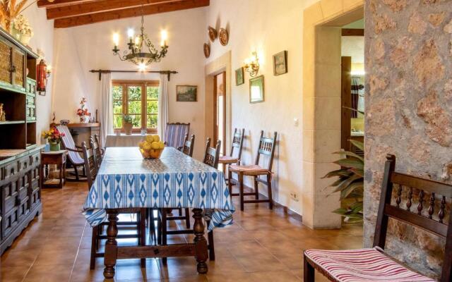 4 Bedroom Traditional Villa, Private Pool, Near Pollensa