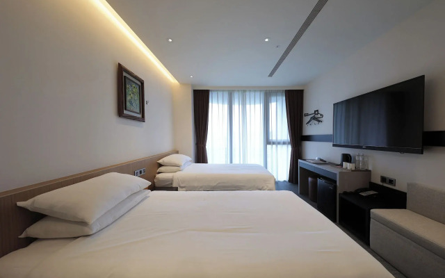 Royal Roi Hotel