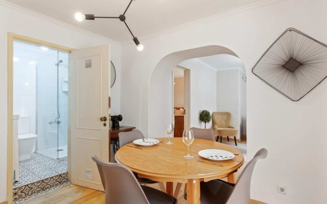Portuguese Design 1 Bedroom Apartment in the Heart of Lisbon