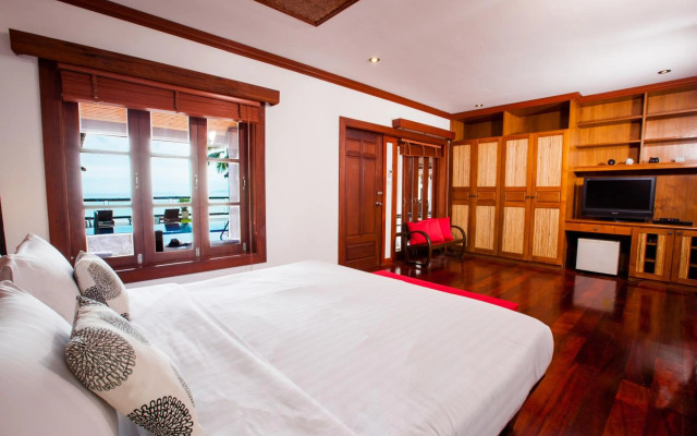 Pao Jin Poon Beach Front Villa