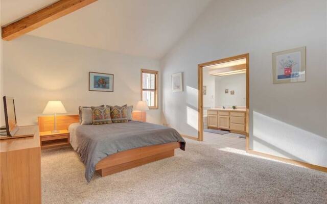 Awbrey Lane #7 by Village Properties at Sunriver