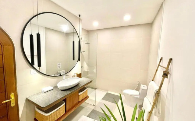 King Bed Pool Villa Paradise - North Seminyak