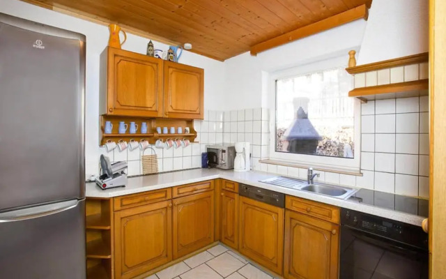 Large Holiday Home With Garden and Balcony in Otztal