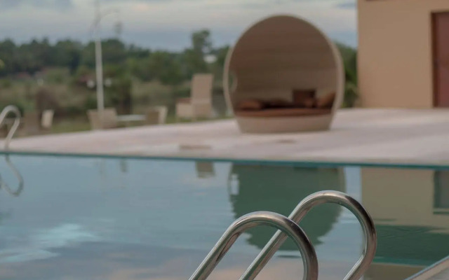 Avenra Gangaara Hotel