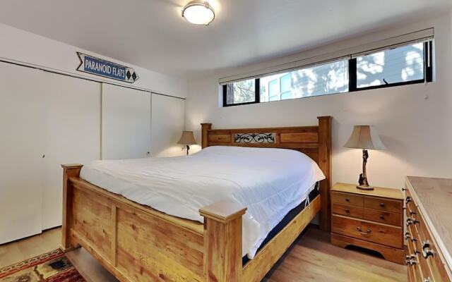 Spacious 2 BR Units at 1849 Condos With Free Pool, Parking & Wifi