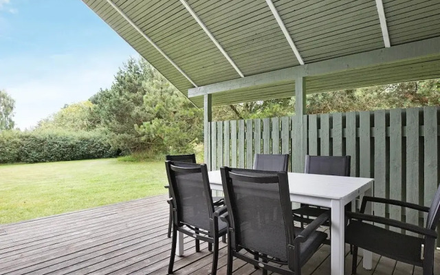 Comfortable Holiday Home in Dannemare with Hot Tub