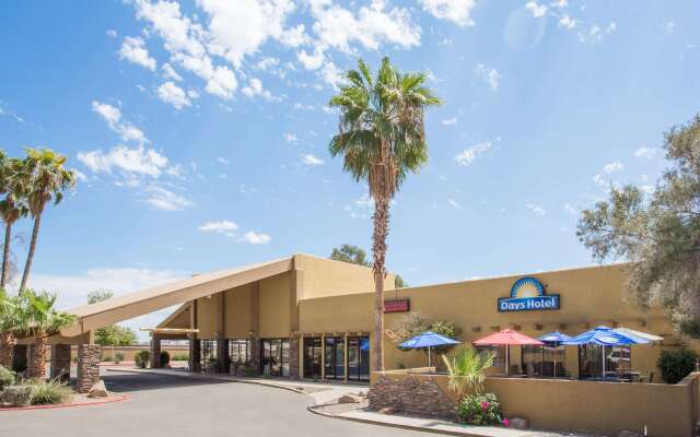 Days Hotel by Wyndham Peoria Glendale Area