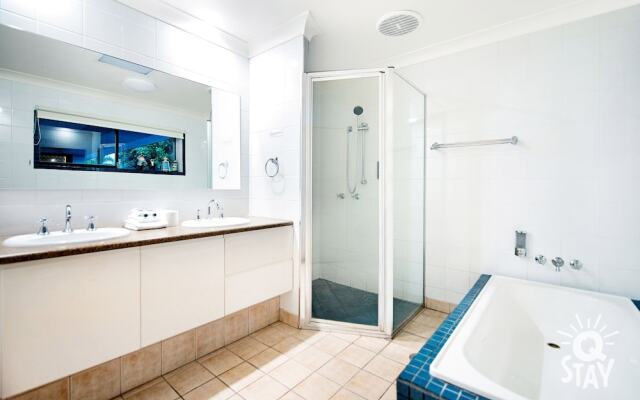 Sardinia 7 Bedroom Waterfront House - Q Stay
