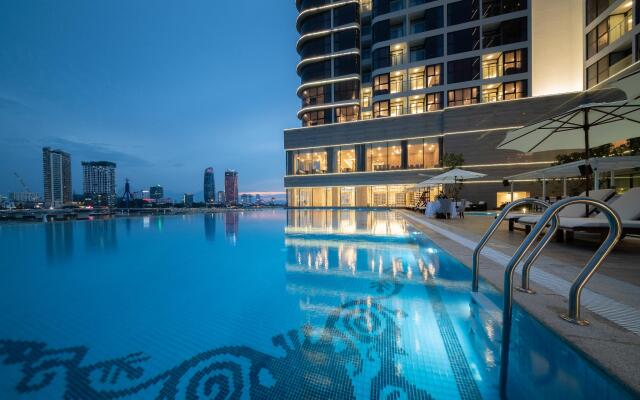 Melia Vinpearl Danang Riverfront