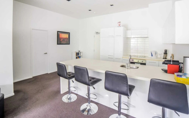 Modern CBD Auckland Apartment