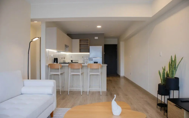 w Charming 2BR w Balcony in Miraflores