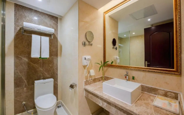 Vienna International Hotel (Zhumadian Huayuan Xuefu)