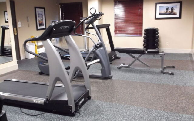 Holiday Inn Express & Suites Bentonville