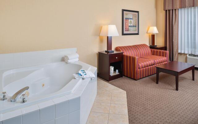 Holiday Inn Express Hotel & Suites Portland-Jantzen Beach, an IHG Hotel