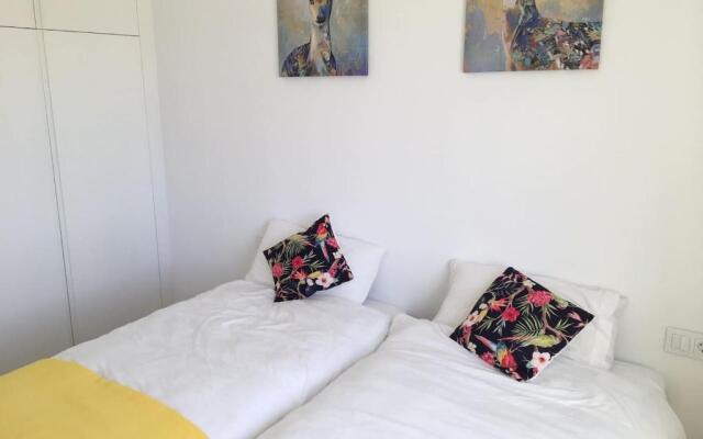 Playamar Iv Calle De La Rosalia 90A