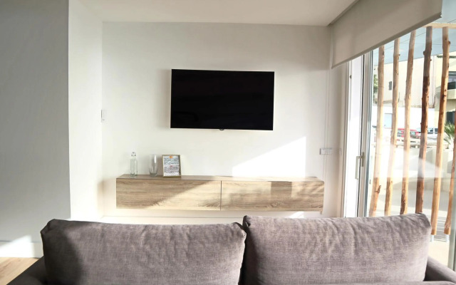 Durmiendo sobre el mar, Vivienda La Baja