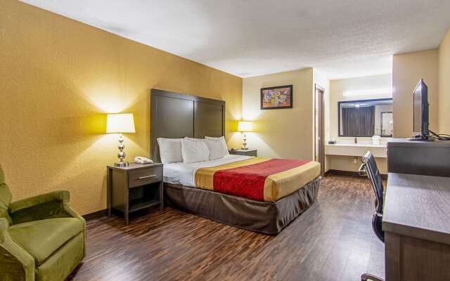 Econo Lodge Inn & Suites Matthews - Charlotte